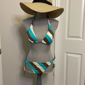 VS Striped Triangle Bikini (M) & Full Coverage Bottom (L)